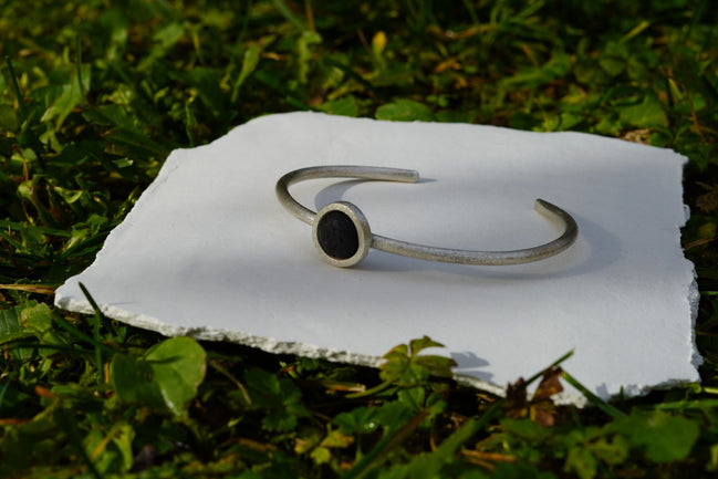 Polsera de plata amb roca volcànica per a oli essencial — DSC00280