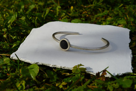 Polsera de plata amb roca volcànica per a oli essencial — DSC00280