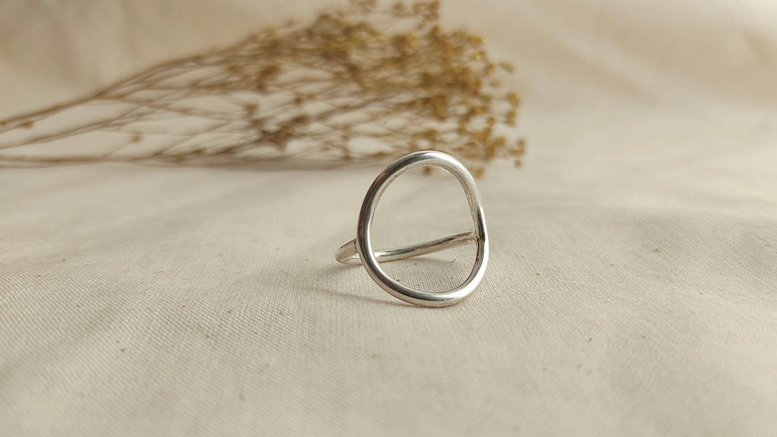 Anell cercle gran de plata – fotografia 1