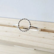 Polsera de plata amb cercle trenat – vista principal